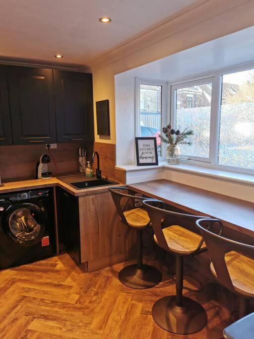 Cottage/Boutique Style - Free Parking & Wi-Fi Kingston upon Hull Exterior photo
